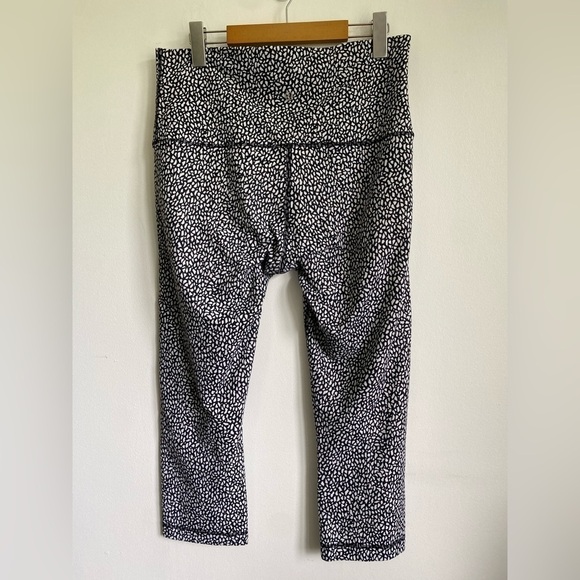 Lululemon Wunder Under 23’’ Crop Tight Legging • Black White • US 12 - Picture 6 of 13